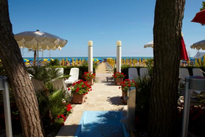 Termini Beach Hotel & Suites